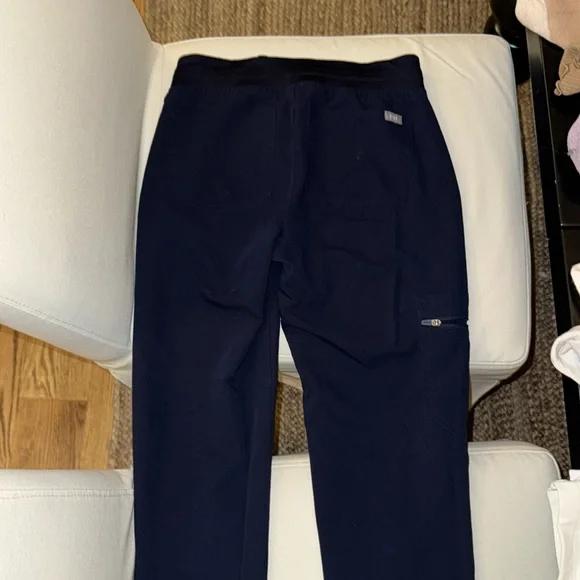 FIGS Navy Joggers XXS - Picture 5 of 7